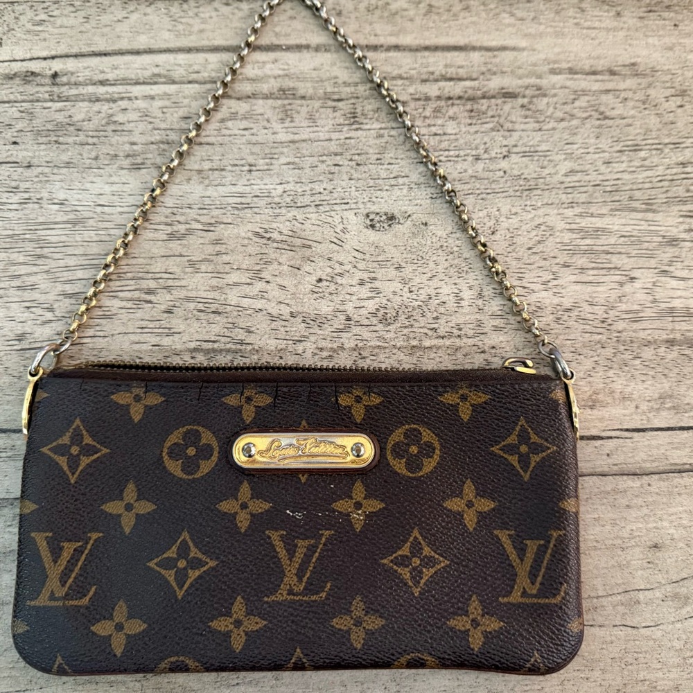 Louis Vuitton small clutch / wallet